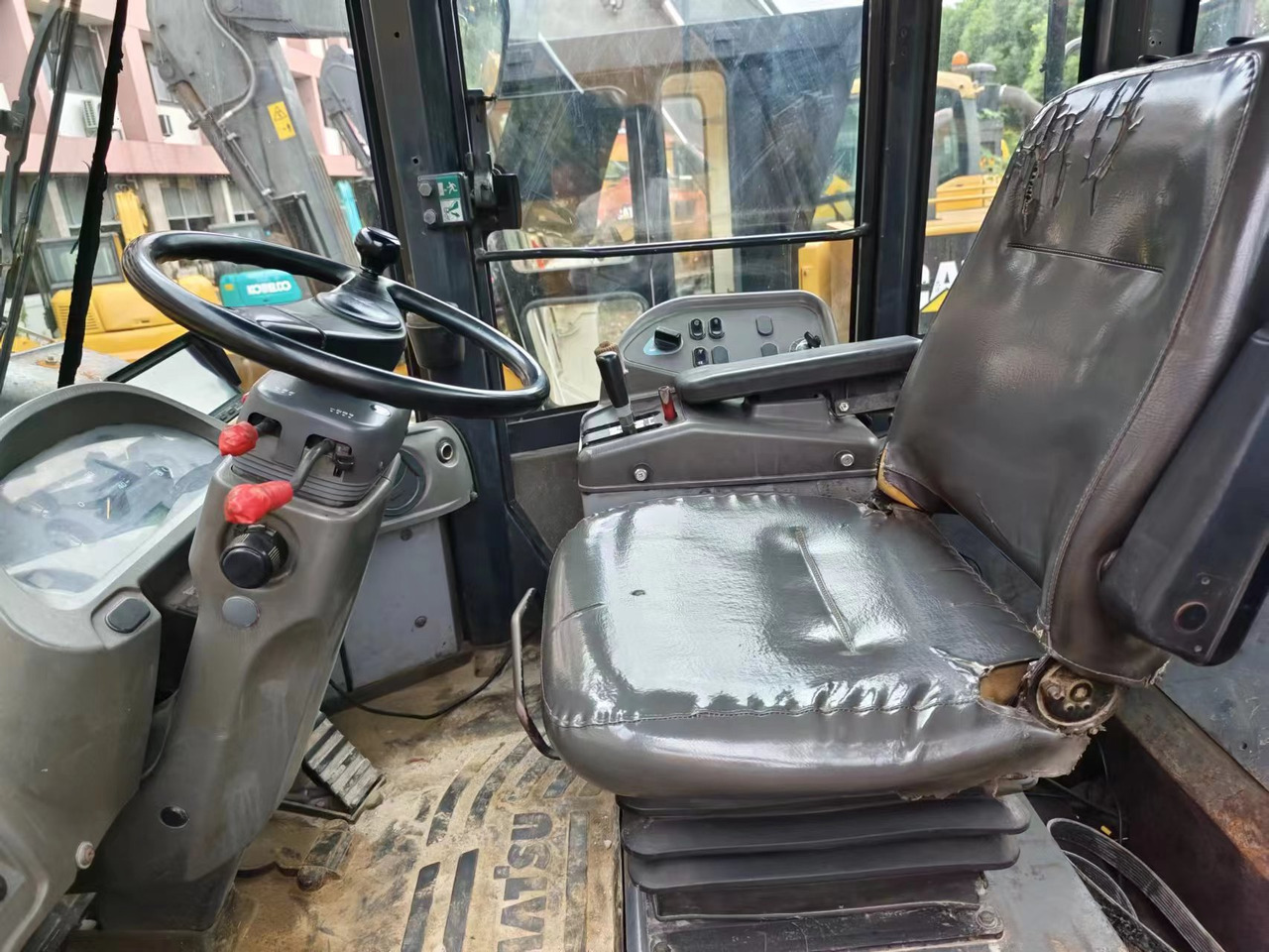 KOMATSU WA380-6 - Wheel loader: picture 4 KOMATSU WA380-6 - Wheel loader: picture 4