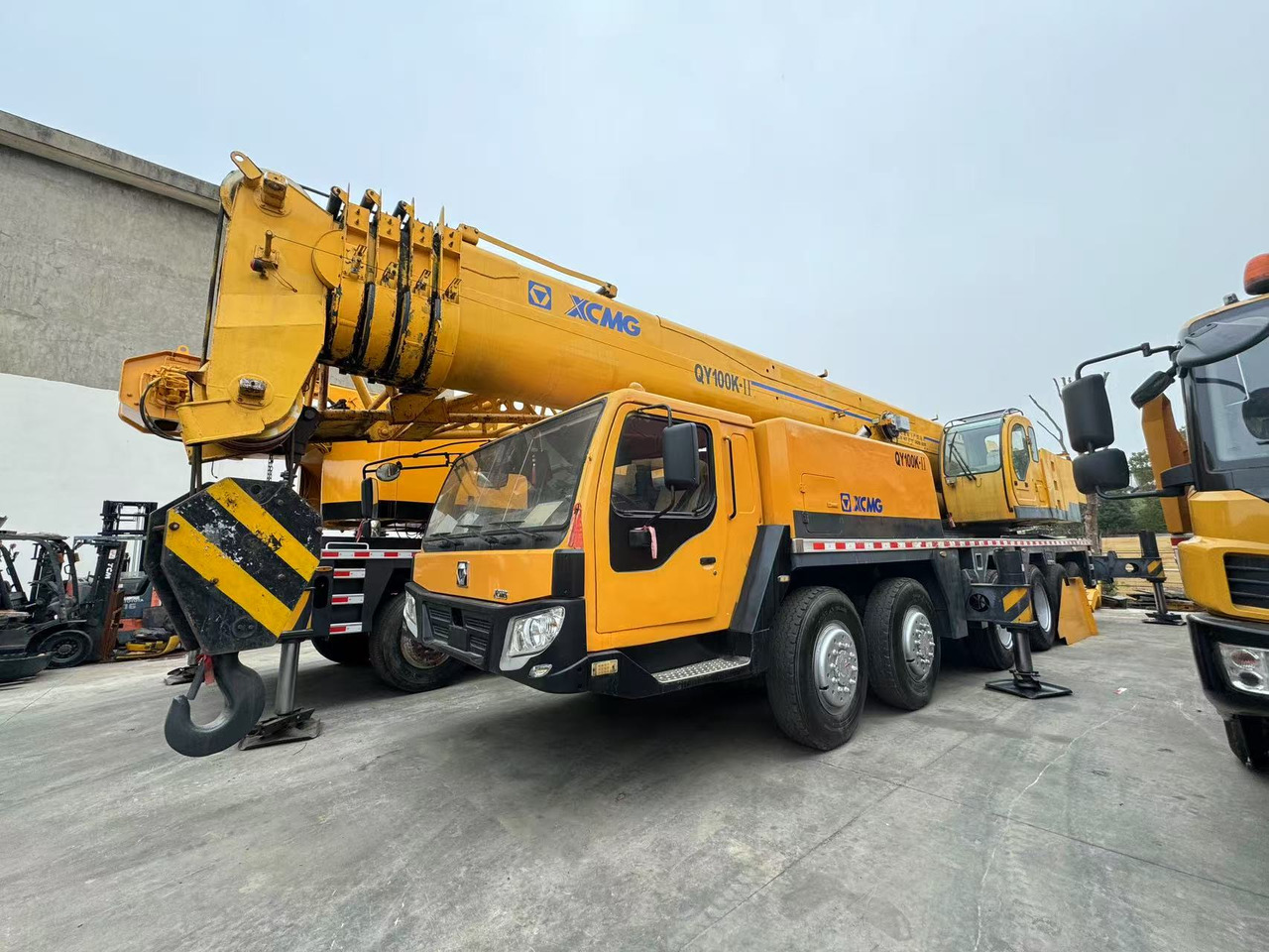 XCMG QY100K 100tons QY100K-2 - Mobile crane: picture 1 XCMG QY100K 100tons QY100K-2 - Mobile crane: picture 1