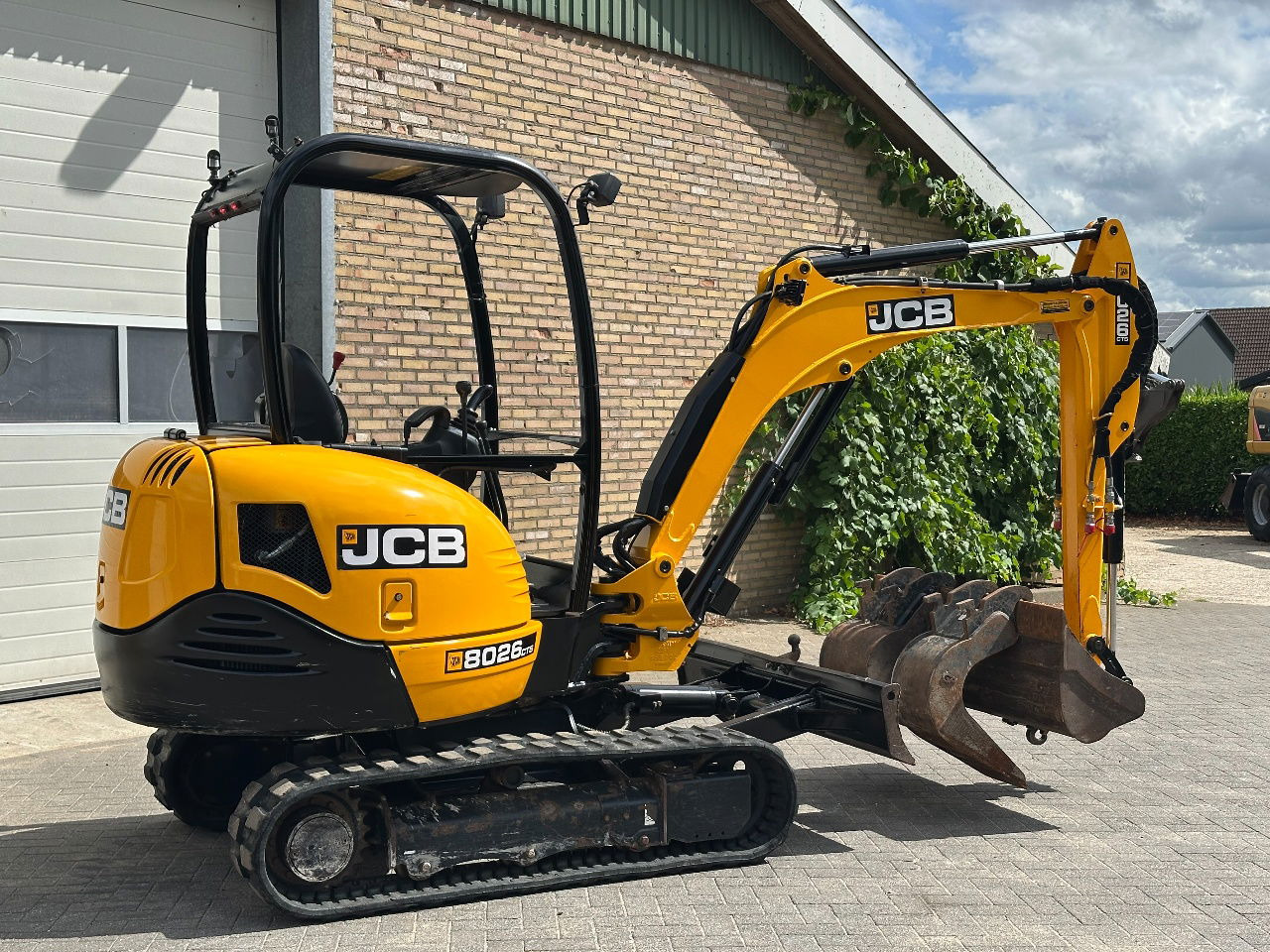 Mini excavator JCB 8026: picture 8