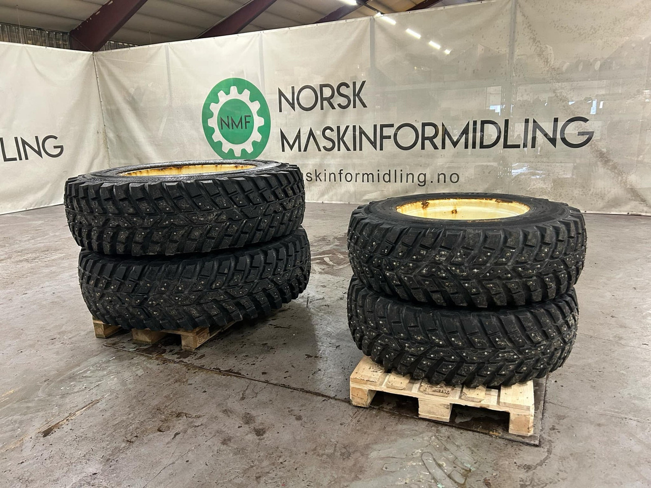 Andre TRI 2 Vinterdekk - Wheel and tire package for Agricultural machinery: picture 1 Andre TRI 2 Vinterdekk - Wheel and tire package for Agricultural machinery: picture 1