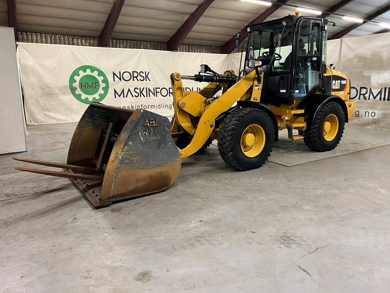 Cat 908M - Wheel loader: picture 1 Cat 908M - Wheel loader: picture 1