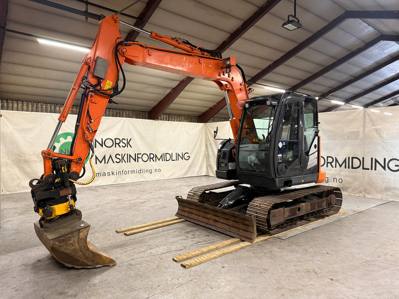 Hitachi ZX85US-5A - Mini excavator: picture 1 Hitachi ZX85US-5A - Mini excavator: picture 1