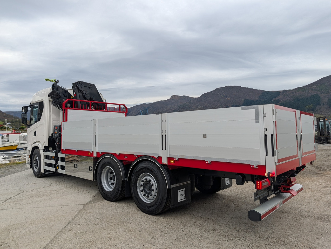 Scania G420 6x2 med HIAB 232-E5 Hipro og MCE påbygg - Dropside/ Flatbed truck, Crane truck: picture 4 Scania G420 6x2 med HIAB 232-E5 Hipro og MCE påbygg - Dropside/ Flatbed truck, Crane truck: picture 4