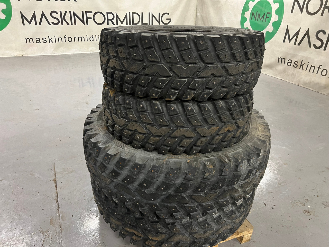 TRI 2 Dekk, TRI 2 DEKK MED PIGG - Wheel and tire package for Agricultural machinery: picture 2 TRI 2 Dekk, TRI 2 DEKK MED PIGG - Wheel and tire package for Agricultural machinery: picture 2