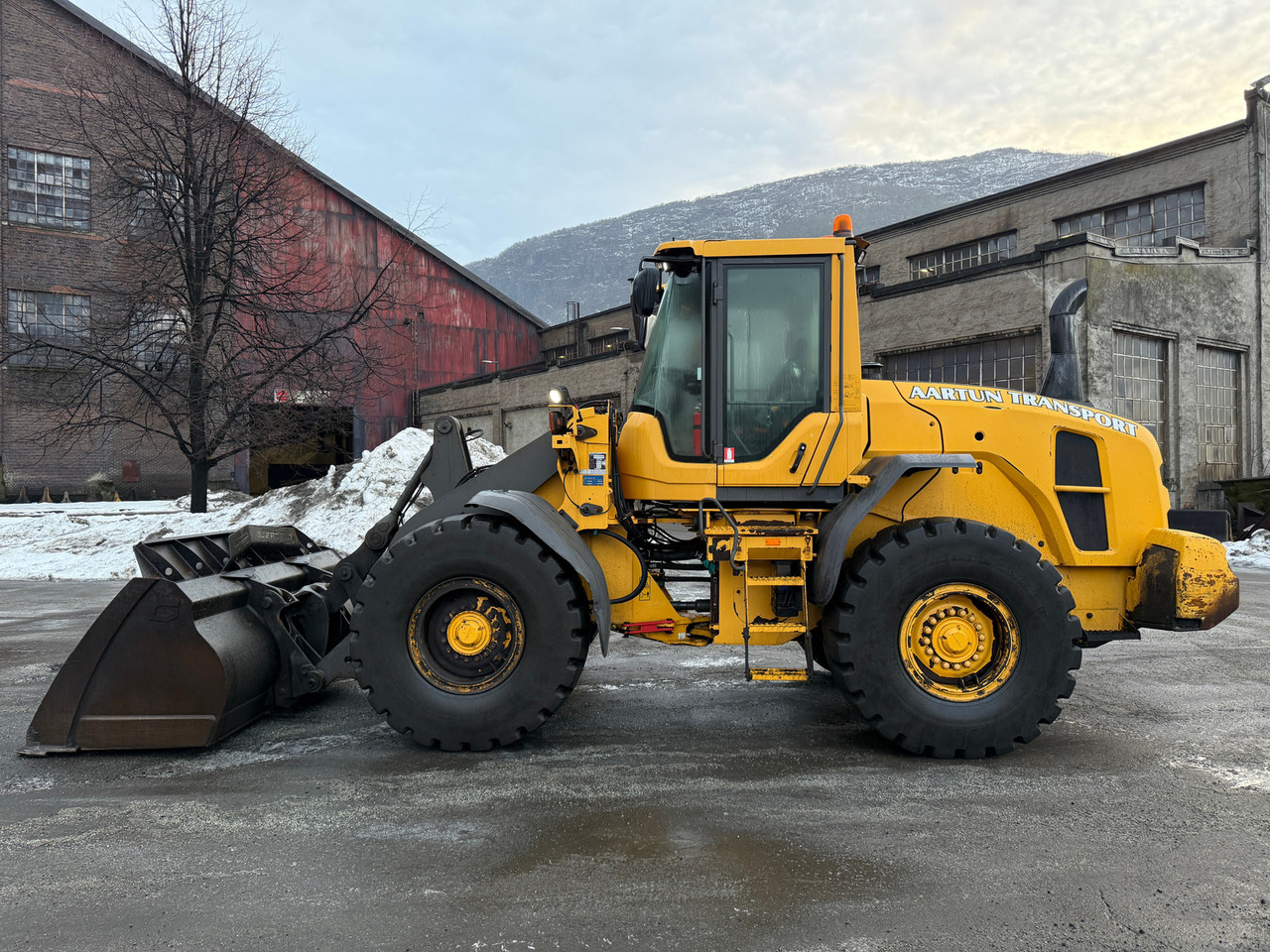 Volvo L70G - Wheel loader: picture 2 Volvo L70G - Wheel loader: picture 2