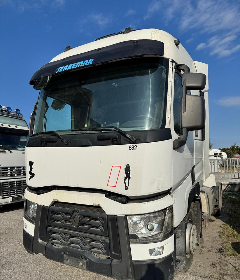 Renault T460 / 2015 / Euro 6 - Tractor unit: picture 4 Renault T460 / 2015 / Euro 6 - Tractor unit: picture 4