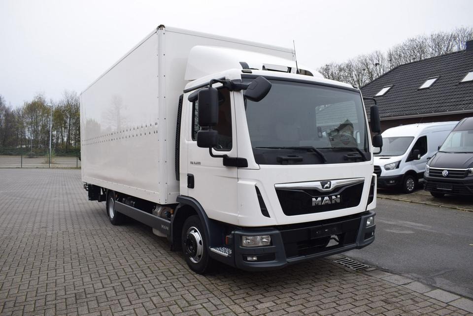 Box truck MAN TGL 8.220 Koffer LBW Klima EURO6 Luftfederung: picture 11 Box truck MAN TGL 8.220 Koffer LBW Klima EURO6 Luftfederung: picture 11