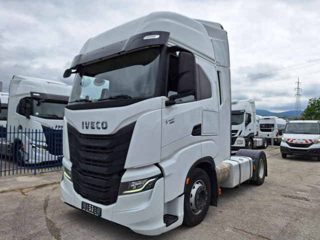 IVECO Massif ne postoji - Tractor unit: picture 1 IVECO Massif ne postoji - Tractor unit: picture 1