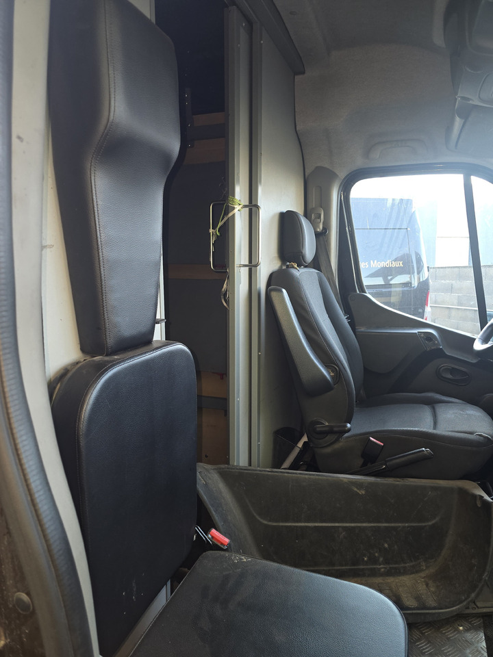 Small van RENAULT MASTER: picture 12