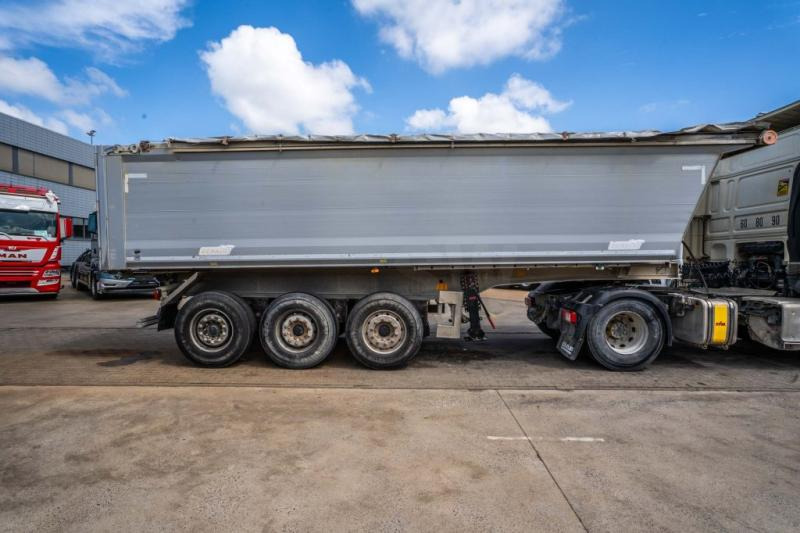 Tipper semi-trailer Benalu C39C17-ALU + BACHE - 30m3: picture 9