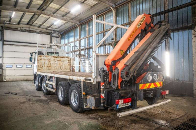 Renault KERAX 380DXI-8x4+PK18TM/3EXT - Dropside/ Flatbed truck, Crane truck: picture 4 Renault KERAX 380DXI-8x4+PK18TM/3EXT - Dropside/ Flatbed truck, Crane truck: picture 4