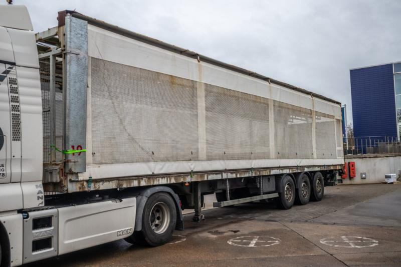 Trouillet VOLAILLE/GEFLÛGEL/POULTRY+HAYON - Semi-trailer: picture 1 Trouillet VOLAILLE/GEFLÛGEL/POULTRY+HAYON - Semi-trailer: picture 1
