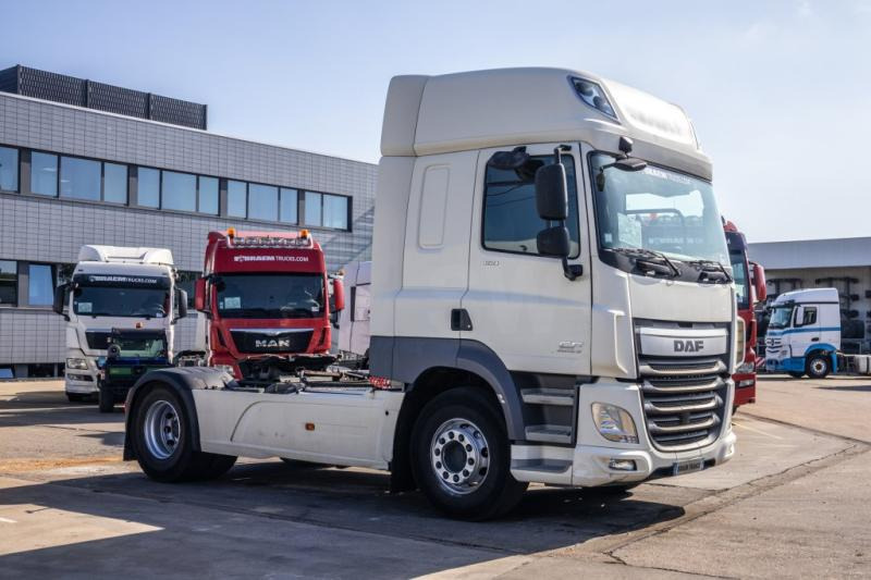 DAF CF 85.460+INTARDER+COMPRESSEUR - Tractor unit: picture 2 DAF CF 85.460+INTARDER+COMPRESSEUR - Tractor unit: picture 2