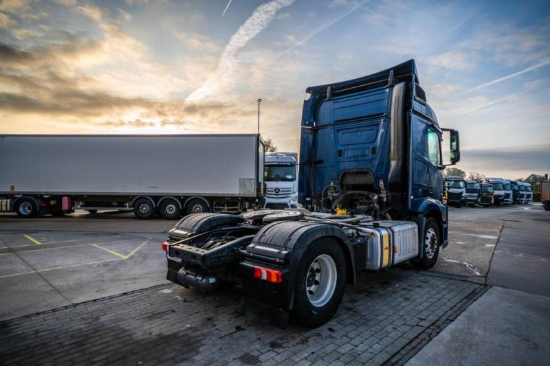 Mercedes ACTROS 1846 LS + HYDR. - Tractor unit: picture 4 Mercedes ACTROS 1846 LS + HYDR. - Tractor unit: picture 4