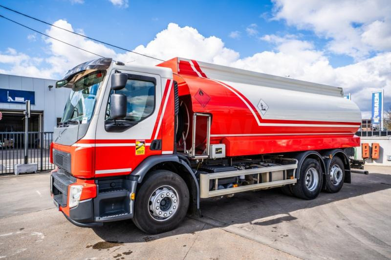 Volvo FE 320+MAGYAR 19.000L/5Comp. - Tank truck: picture 1 Volvo FE 320+MAGYAR 19.000L/5Comp. - Tank truck: picture 1