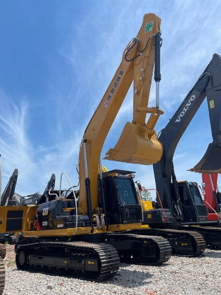 CAT 323D2 - Crawler excavator: picture 4 CAT 323D2 - Crawler excavator: picture 4