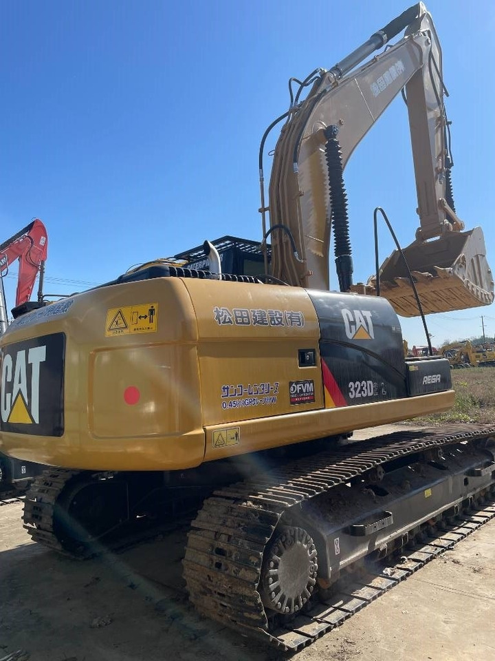 CAT 323D2 - Crawler excavator: picture 4 CAT 323D2 - Crawler excavator: picture 4