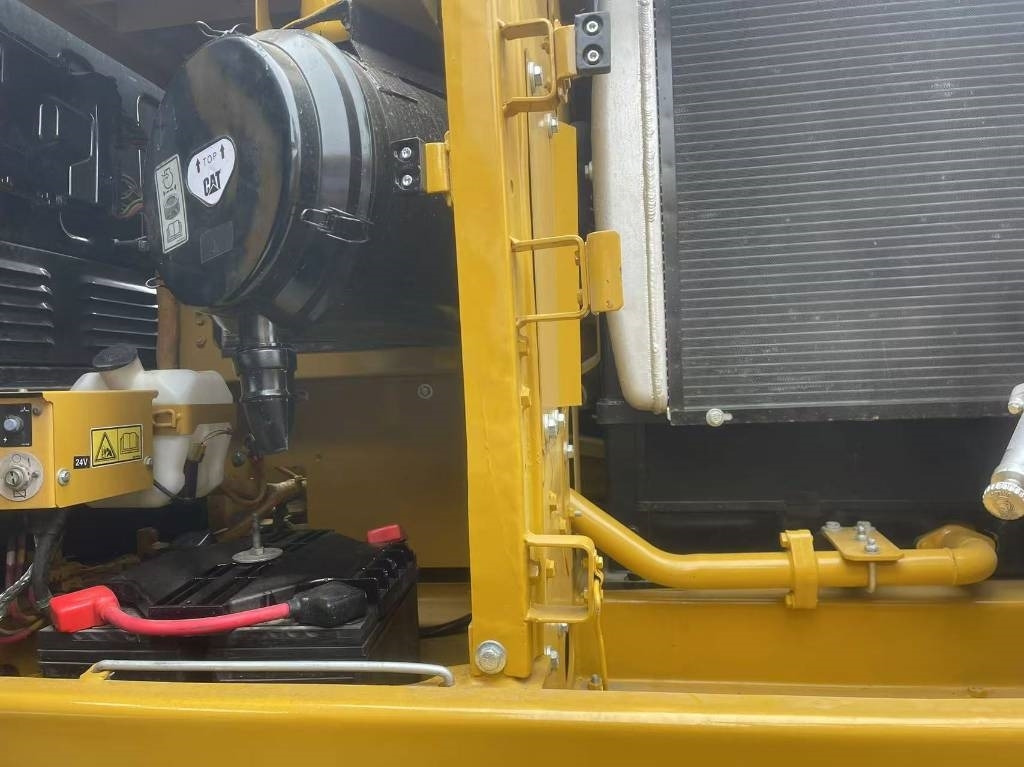 Crawler excavator CAT 329 D: picture 8