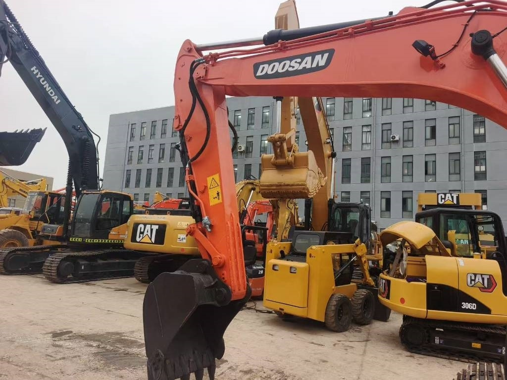 Doosan DX 140 - Crawler excavator: picture 4 Doosan DX 140 - Crawler excavator: picture 4