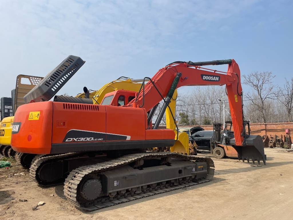 Doosan DX 300  - Crawler excavator: picture 1 Doosan DX 300  - Crawler excavator: picture 1
