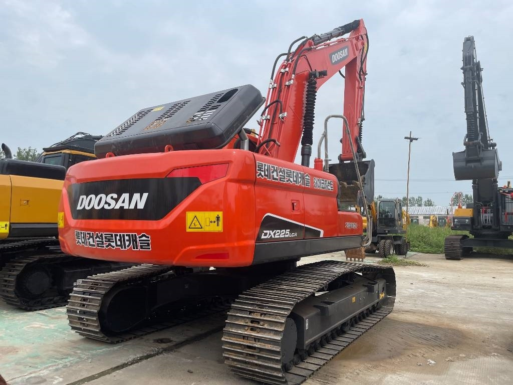 Doosan DX225LCA  - Crawler excavator: picture 3 Doosan DX225LCA  - Crawler excavator: picture 3