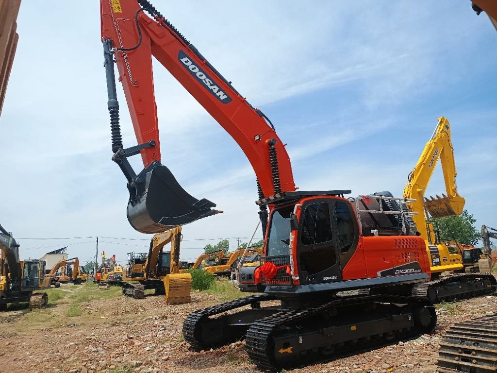 Doosan DX300LC - Crawler excavator: picture 3 Doosan DX300LC - Crawler excavator: picture 3