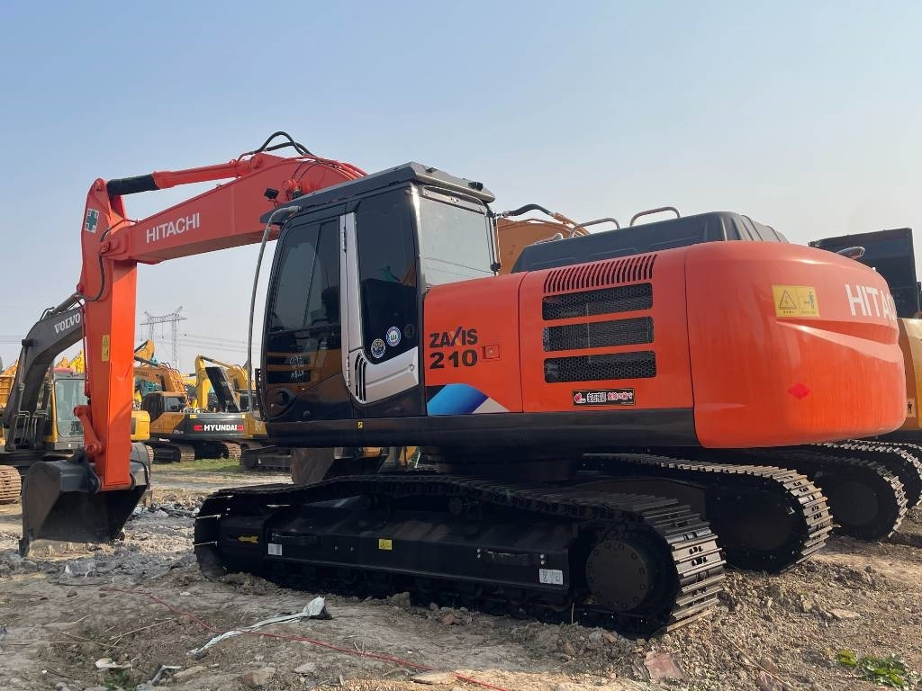 Hitachi 210LC - Crawler excavator: picture 1 Hitachi 210LC - Crawler excavator: picture 1