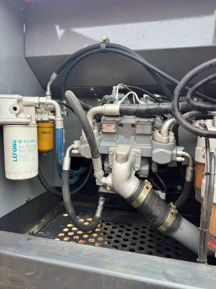 Hitachi ZX 200  - Crawler excavator: picture 4 Hitachi ZX 200  - Crawler excavator: picture 4