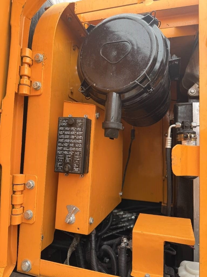 Hyundai HX 220 - Crawler excavator: picture 2 Hyundai HX 220 - Crawler excavator: picture 2