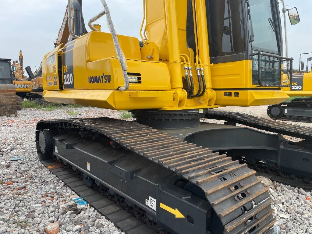 Komatsu PC 220  - Crawler excavator: picture 5 Komatsu PC 220  - Crawler excavator: picture 5