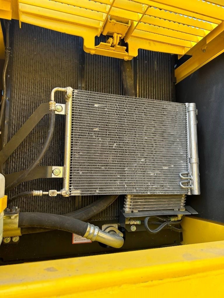 Komatsu PC 240 - Crawler excavator: picture 2 Komatsu PC 240 - Crawler excavator: picture 2