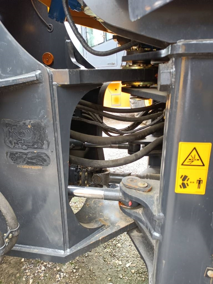 SDLG LG956F - Wheel loader: picture 5 SDLG LG956F - Wheel loader: picture 5