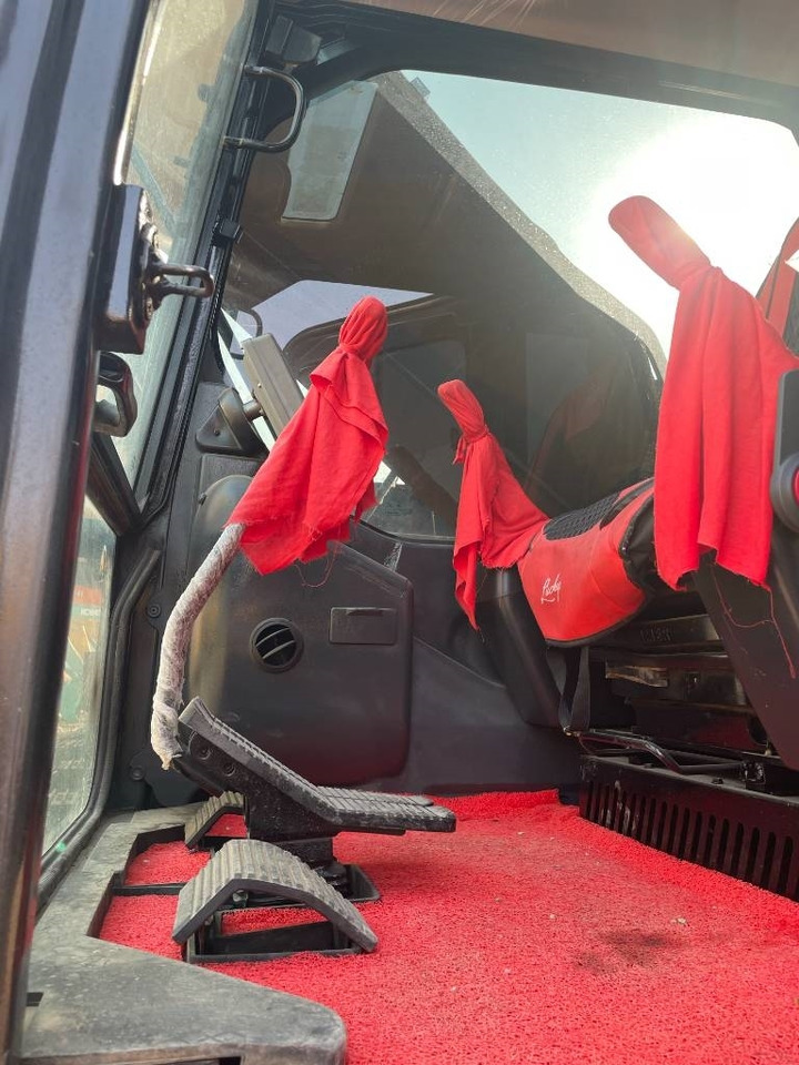 Sany 235  - Crawler excavator: picture 5 Sany 235  - Crawler excavator: picture 5