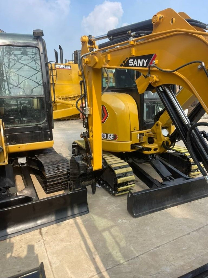 Sany 26U - Crawler excavator: picture 2 Sany 26U - Crawler excavator: picture 2