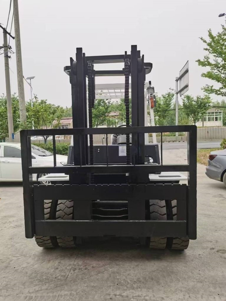 TCM FD 50 - Diesel forklift: picture 2 TCM FD 50 - Diesel forklift: picture 2