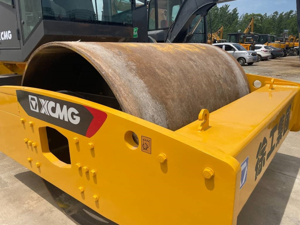 XCMG XS 223 J  - Compactor: picture 2 XCMG XS 223 J  - Compactor: picture 2