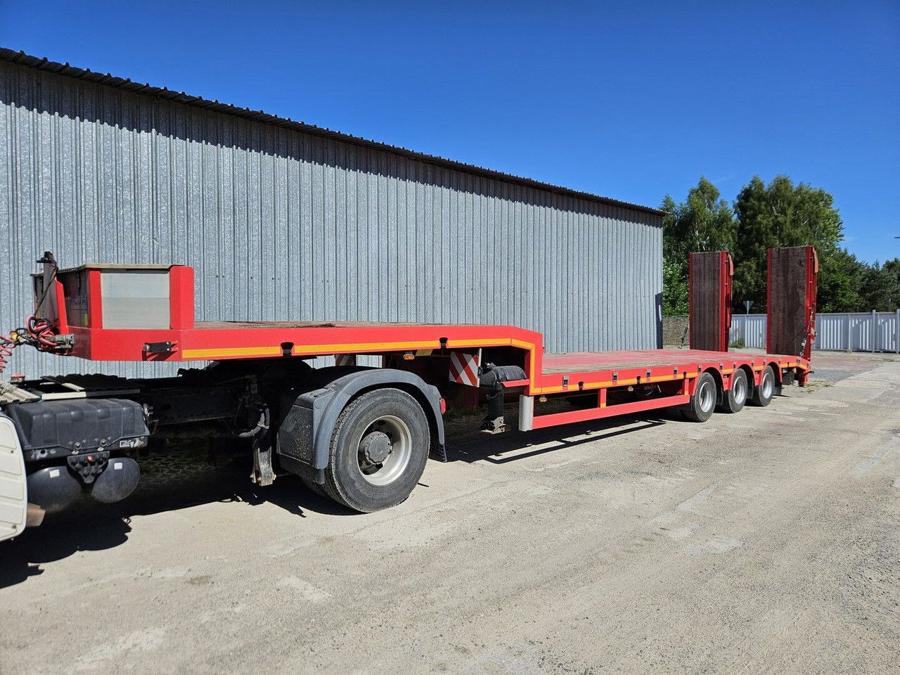 Mega MNN - Low loader semi-trailer: picture 1 Mega MNN - Low loader semi-trailer: picture 1