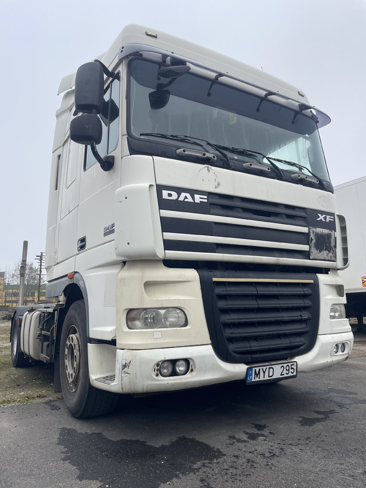 DAF XF105.460 Euro 5 manual gearbox - Tractor unit: picture 2 DAF XF105.460 Euro 5 manual gearbox - Tractor unit: picture 2