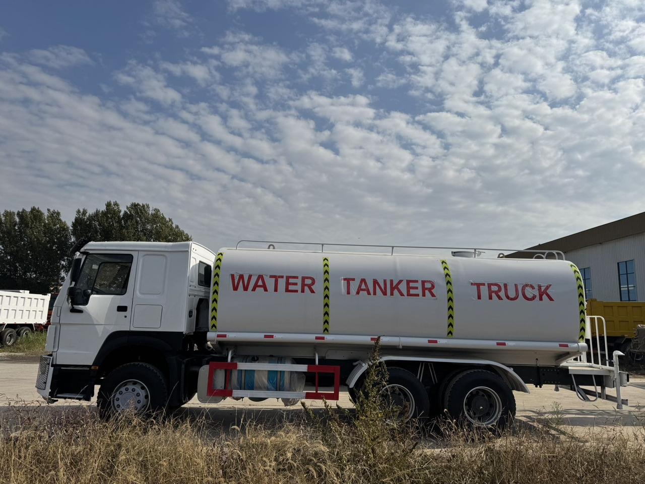 HOWO 371 Water Tanker Truck - Tank truck: picture 4 HOWO 371 Water Tanker Truck - Tank truck: picture 4
