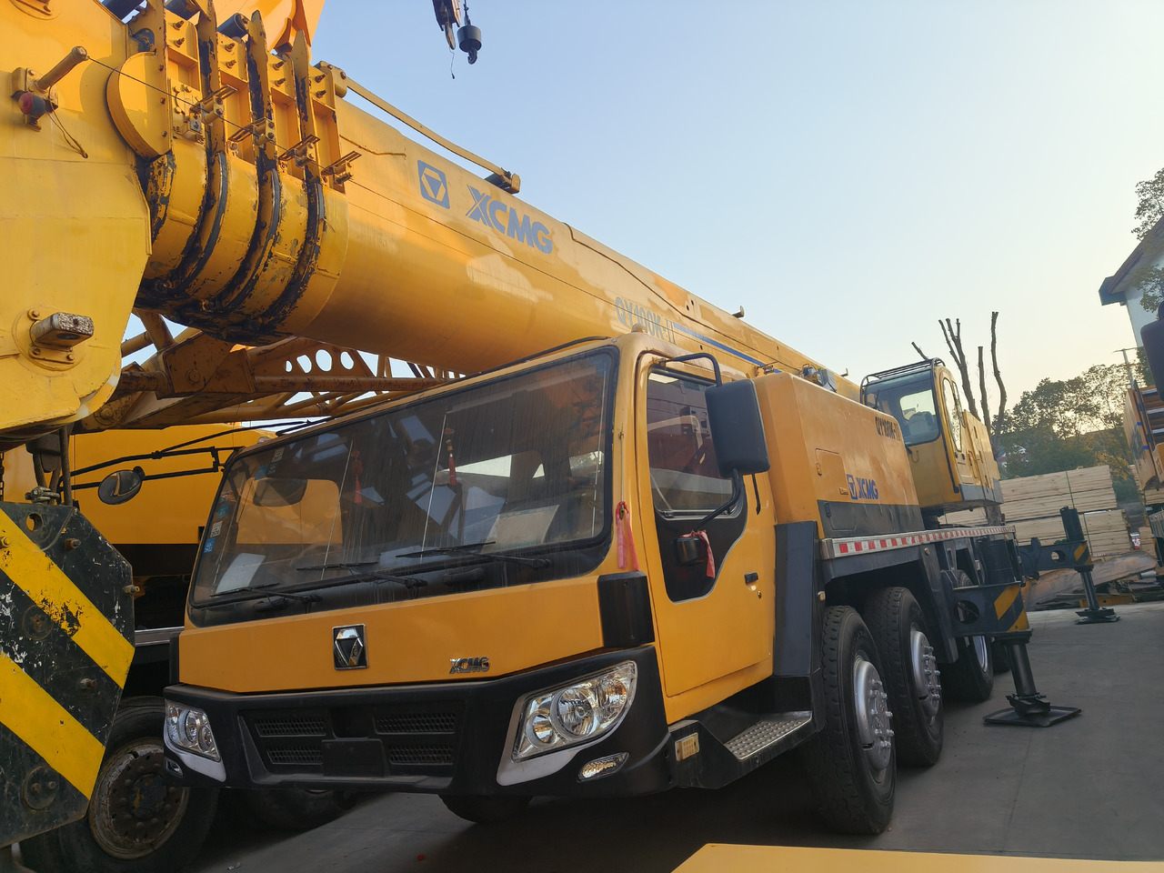 XCMG QY100K 100t truck crane - Mobile crane: picture 1 XCMG QY100K 100t truck crane - Mobile crane: picture 1