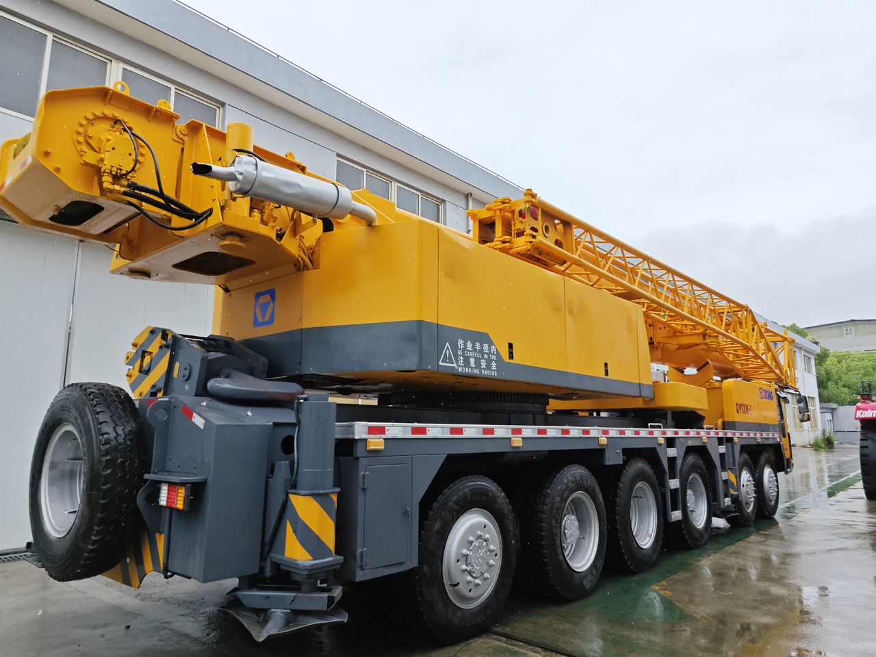 XCMG QY100K Used 100ton xcmg truck crane - All terrain crane: picture 4 XCMG QY100K Used 100ton xcmg truck crane - All terrain crane: picture 4