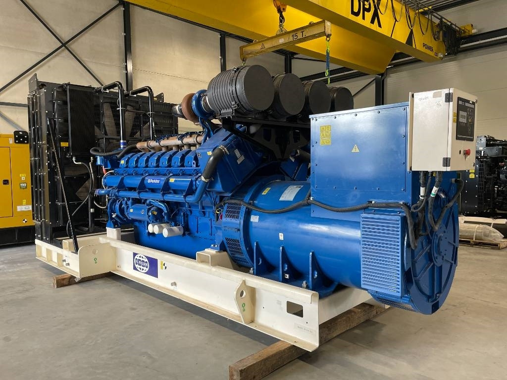FG Wilson P2250-1 - 2250 kVA Genset - DPX-16034-O - Generator set: picture 5 FG Wilson P2250-1 - 2250 kVA Genset - DPX-16034-O - Generator set: picture 5