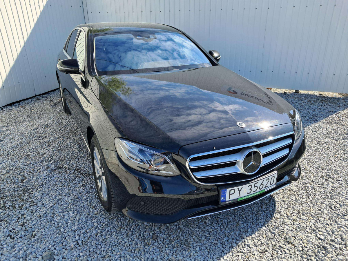 Sedan MERCEDES BENZ E 220 D 4MATIC SEDAN: picture 1