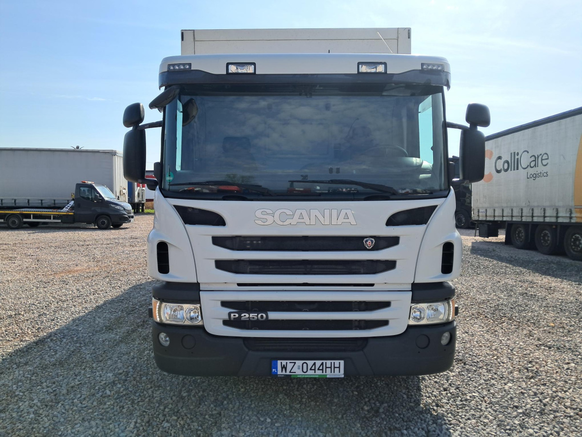 SCANIA P250 IZOTERMICZNY - Isothermal truck: picture 2 SCANIA P250 IZOTERMICZNY - Isothermal truck: picture 2