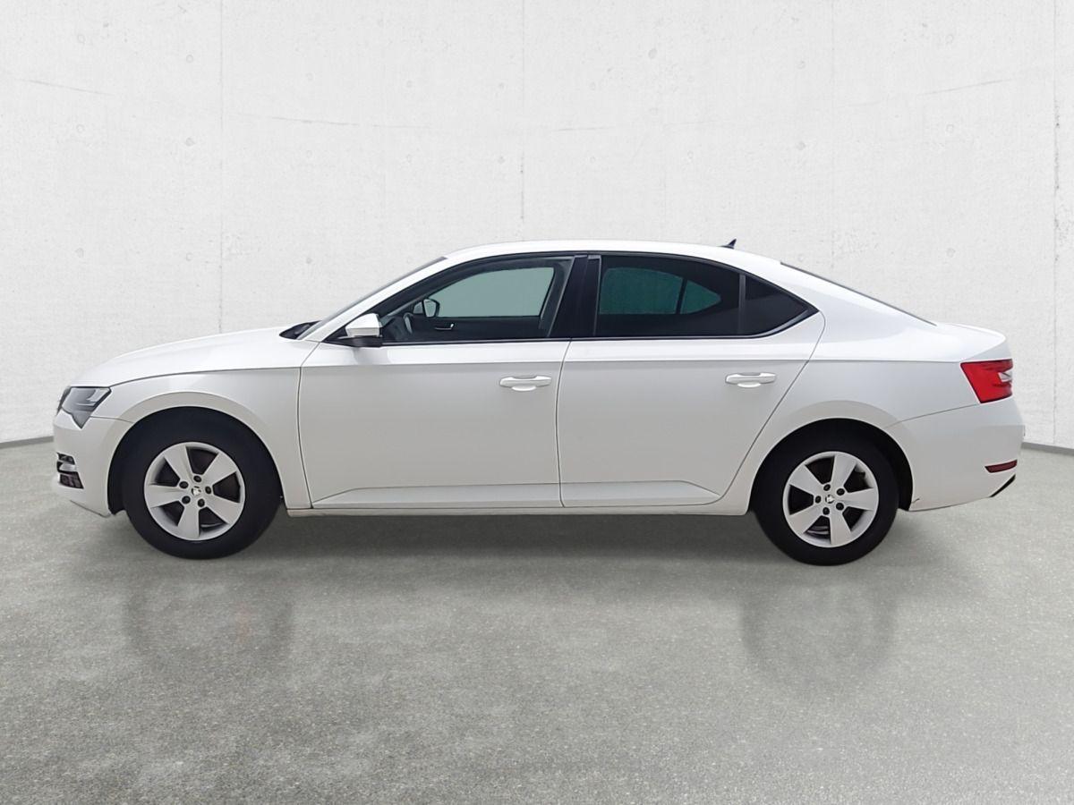 SKODA SUPERB SEDAN - Car: picture 5 SKODA SUPERB SEDAN - Car: picture 5