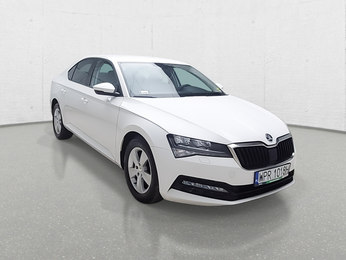 SKODA SUPERB SEDAN - Car: picture 2 SKODA SUPERB SEDAN - Car: picture 2
