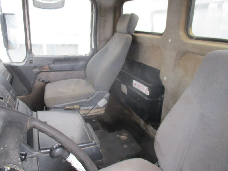 Tipper MAN 35-364 , Manual , 8x4 , 3 way tipper , Spring suspension: picture 12