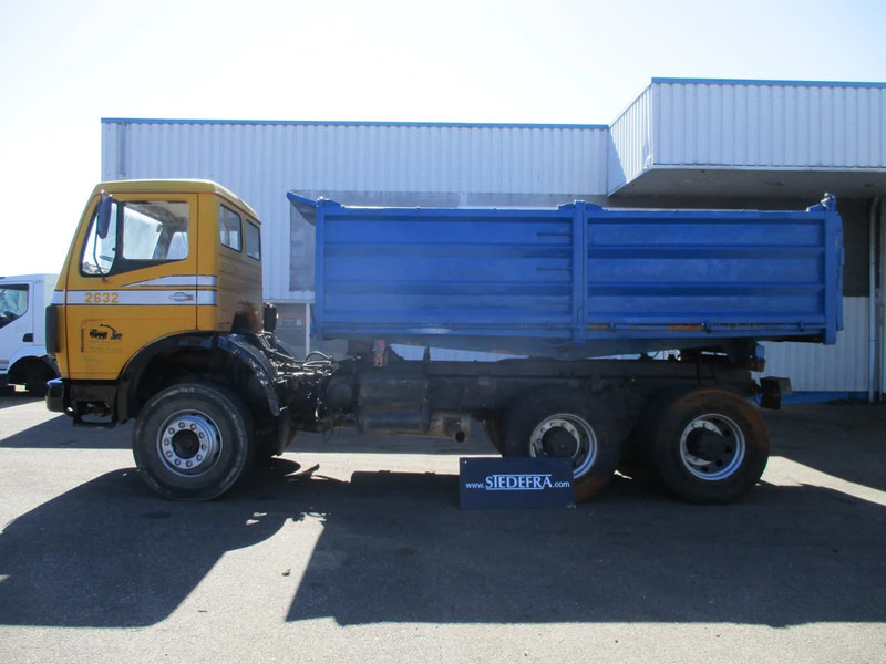 Mercedes-Benz 2632 , V10, 6x4, ZF Manual , 3 way tipper , Spring Suspension - Tipper: picture 2 Mercedes-Benz 2632 , V10, 6x4, ZF Manual , 3 way tipper , Spring Suspension - Tipper: picture 2
