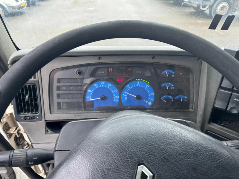 Box truck Renault Midlum 180 DXI, Spring Suspension, Drum Brakes: picture 10 Box truck Renault Midlum 180 DXI, Spring Suspension, Drum Brakes: picture 10