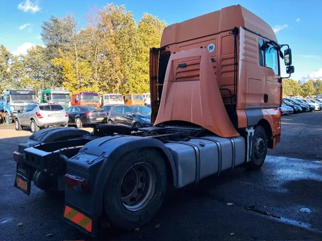 MAN TGA 18-440 , ZF Manual Gearbox , Intarder, Airco - Tractor unit: picture 3 MAN TGA 18-440 , ZF Manual Gearbox , Intarder, Airco - Tractor unit: picture 3